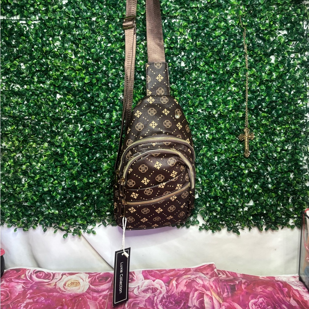 Luxie collection cross body bag NWT